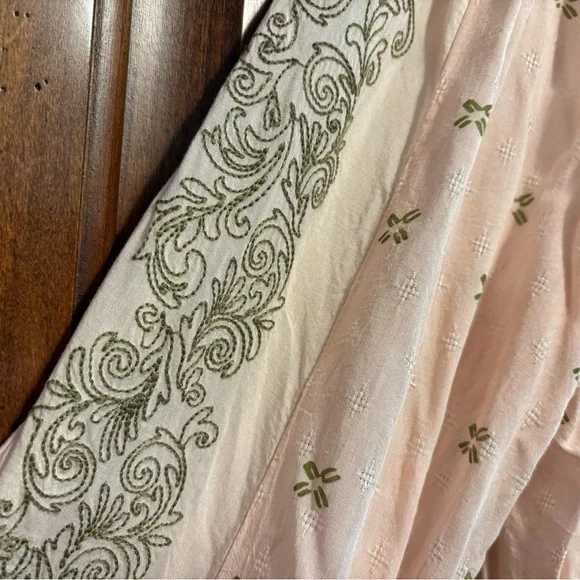 One World Apparel EMBROIDERED sheer peasant top SIZE XL - Picture 5 of 9